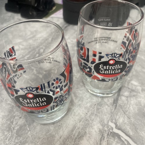 Estrella galicia 2 pint - x, 1/2